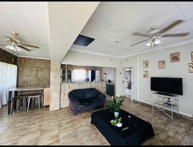 3 BEDROOM HOUSE FOR SALE IN ELSBURG